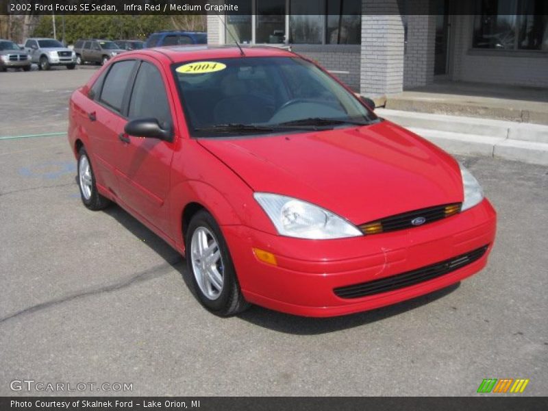 Front 3/4 View of 2002 Focus SE Sedan