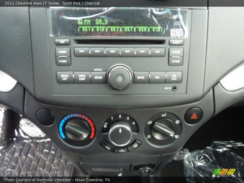 Controls of 2011 Aveo LT Sedan