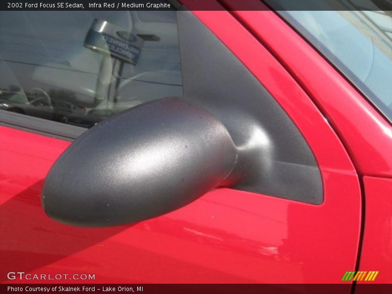 Infra Red / Medium Graphite 2002 Ford Focus SE Sedan