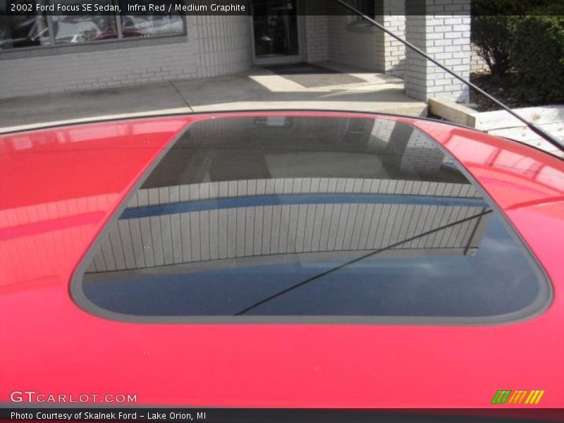 Infra Red / Medium Graphite 2002 Ford Focus SE Sedan
