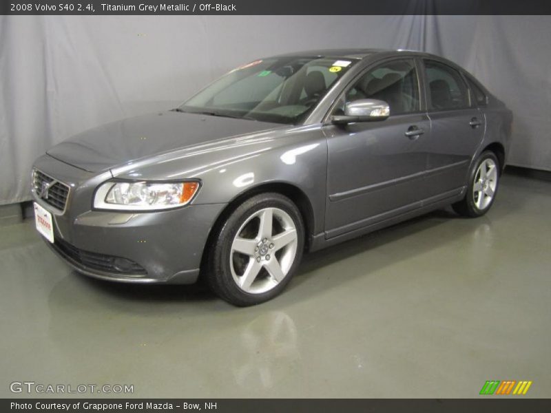 Titanium Grey Metallic / Off-Black 2008 Volvo S40 2.4i