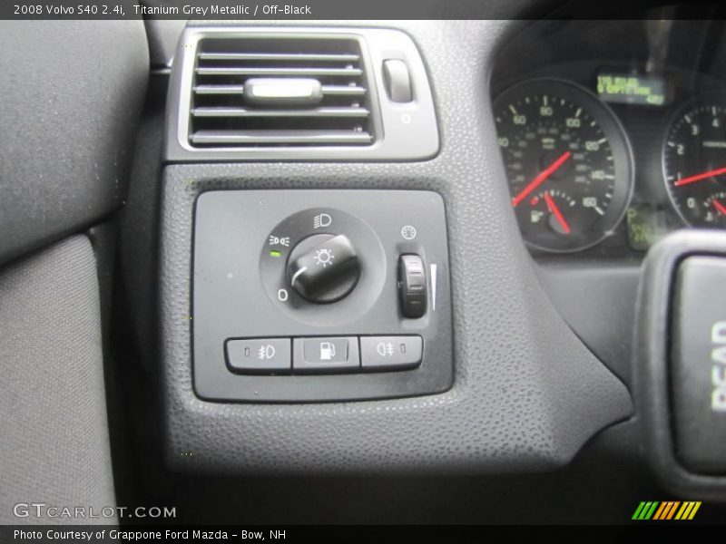 Titanium Grey Metallic / Off-Black 2008 Volvo S40 2.4i