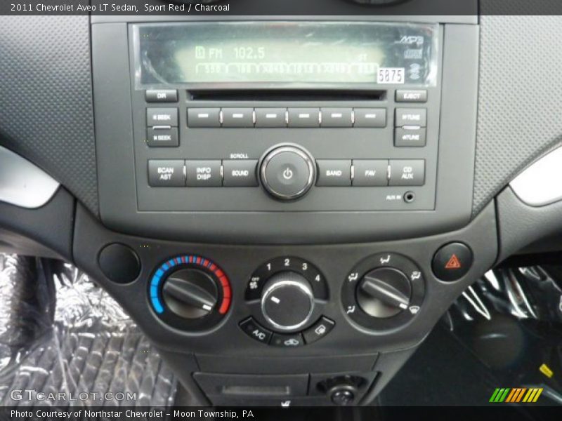 Controls of 2011 Aveo LT Sedan