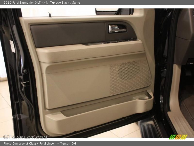 Tuxedo Black / Stone 2010 Ford Expedition XLT 4x4