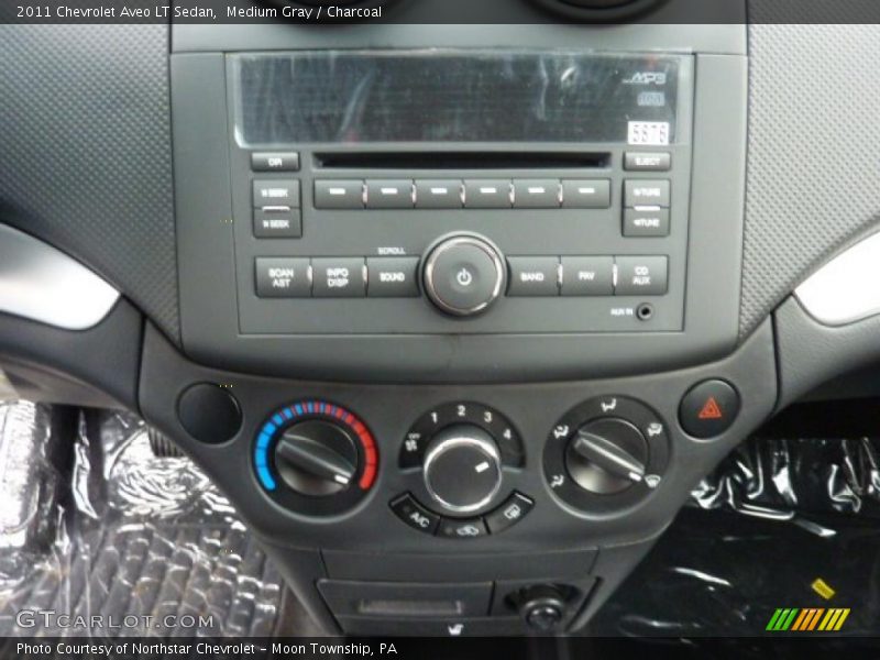 Controls of 2011 Aveo LT Sedan