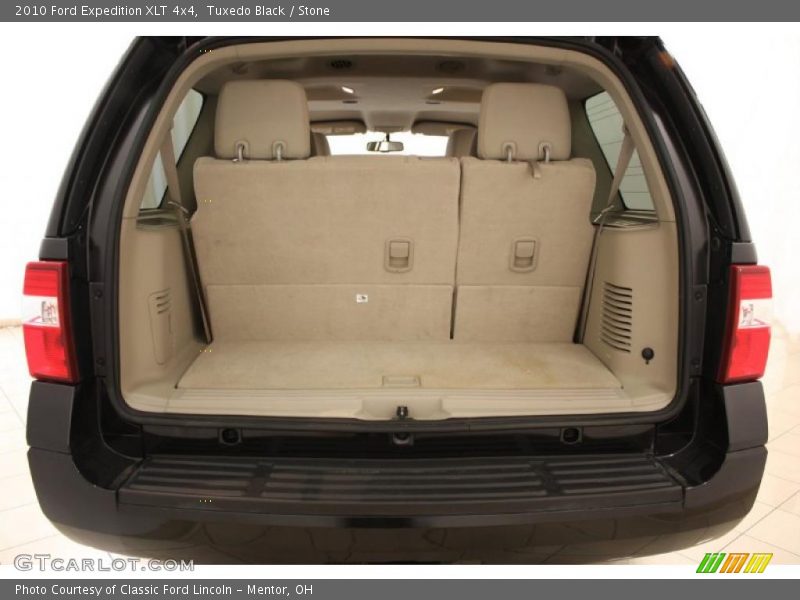  2010 Expedition XLT 4x4 Trunk