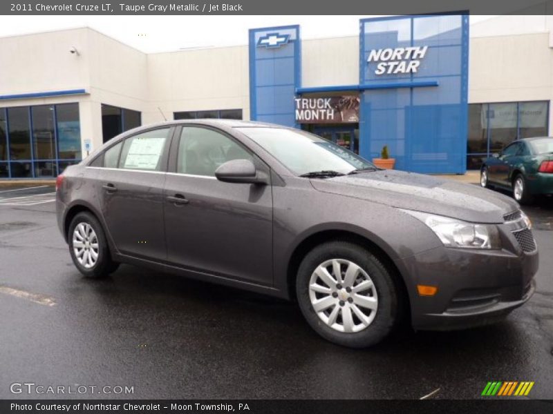 Taupe Gray Metallic / Jet Black 2011 Chevrolet Cruze LT