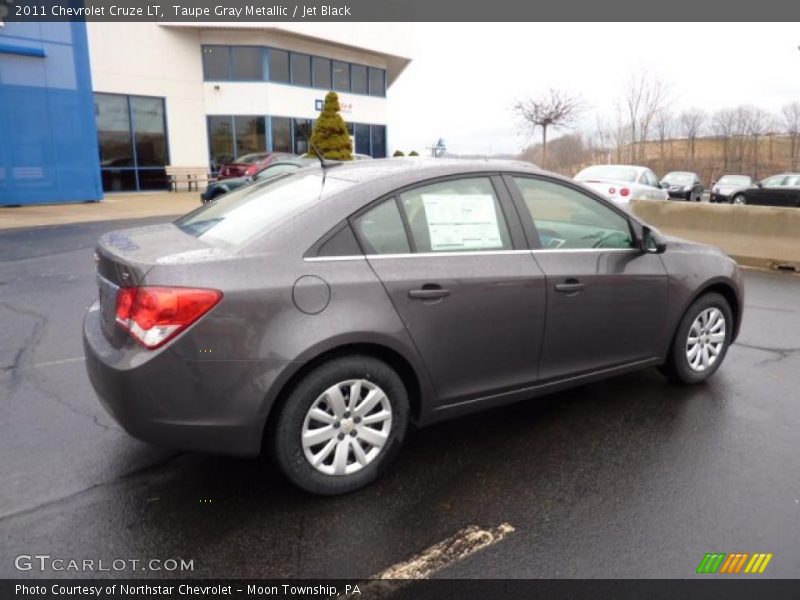Taupe Gray Metallic / Jet Black 2011 Chevrolet Cruze LT