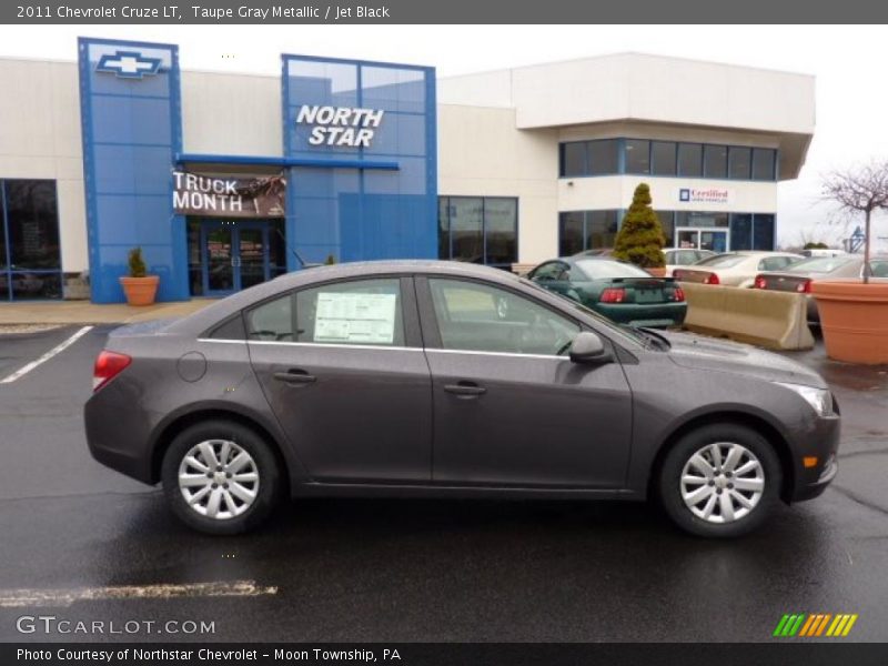 Taupe Gray Metallic / Jet Black 2011 Chevrolet Cruze LT