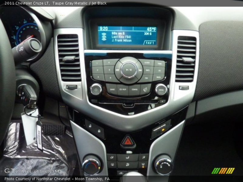 Taupe Gray Metallic / Jet Black 2011 Chevrolet Cruze LT