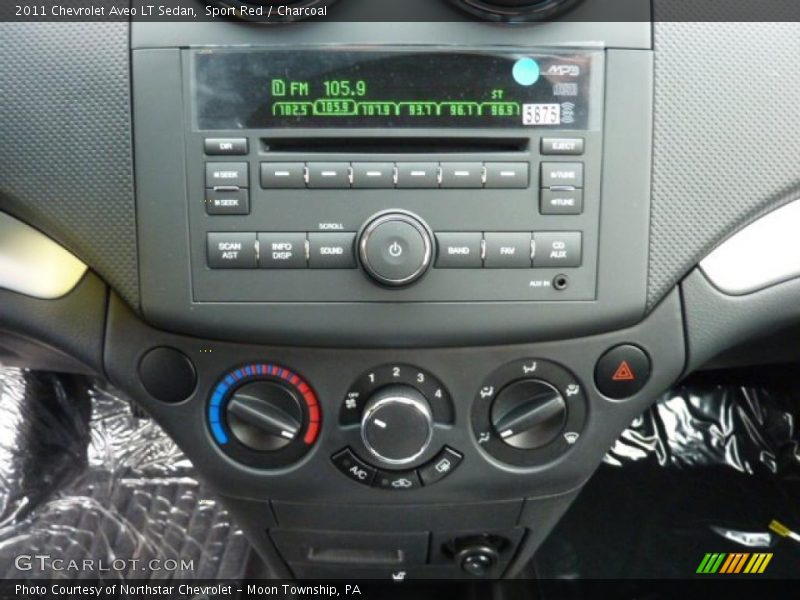 Controls of 2011 Aveo LT Sedan
