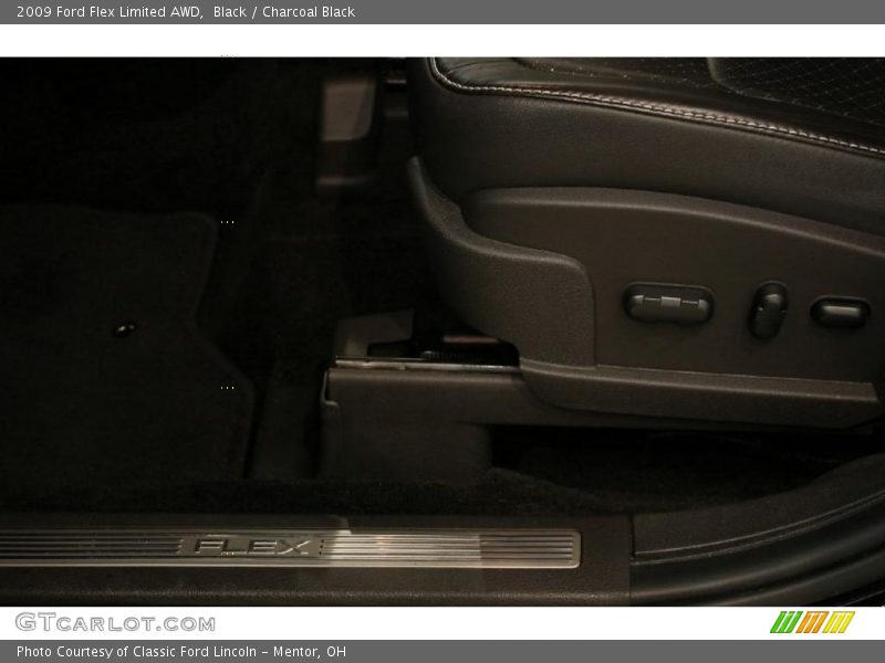 Black / Charcoal Black 2009 Ford Flex Limited AWD