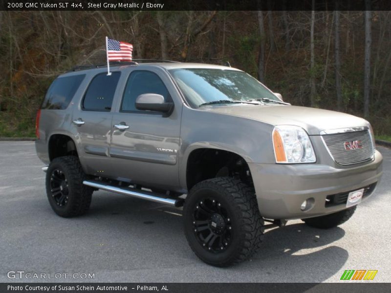 Front 3/4 View of 2008 Yukon SLT 4x4