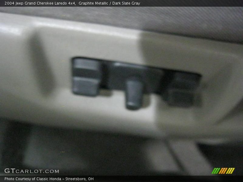 Graphite Metallic / Dark Slate Gray 2004 Jeep Grand Cherokee Laredo 4x4