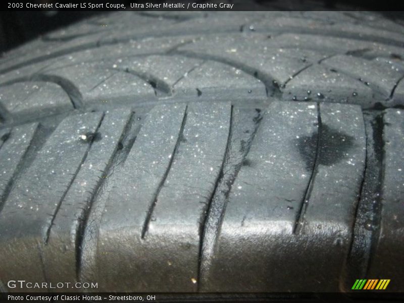 Ultra Silver Metallic / Graphite Gray 2003 Chevrolet Cavalier LS Sport Coupe