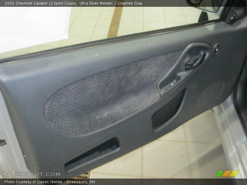 Ultra Silver Metallic / Graphite Gray 2003 Chevrolet Cavalier LS Sport Coupe