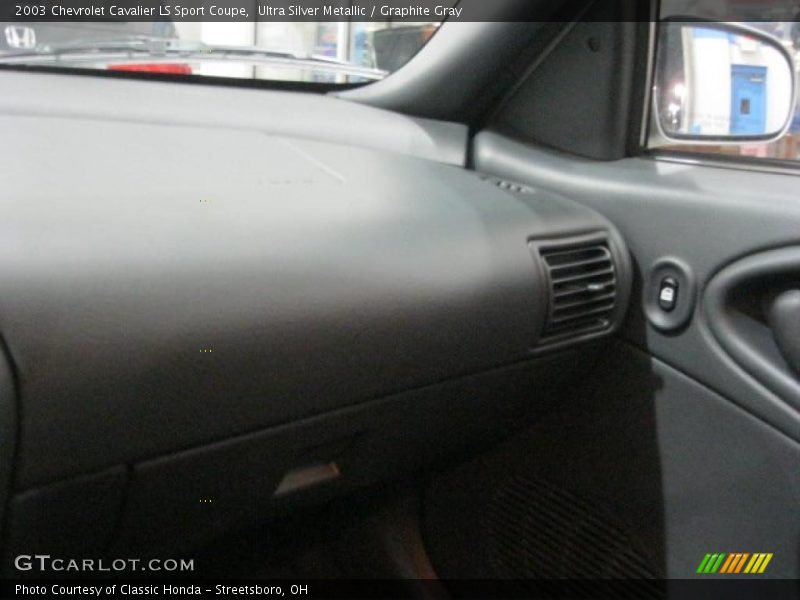 Ultra Silver Metallic / Graphite Gray 2003 Chevrolet Cavalier LS Sport Coupe