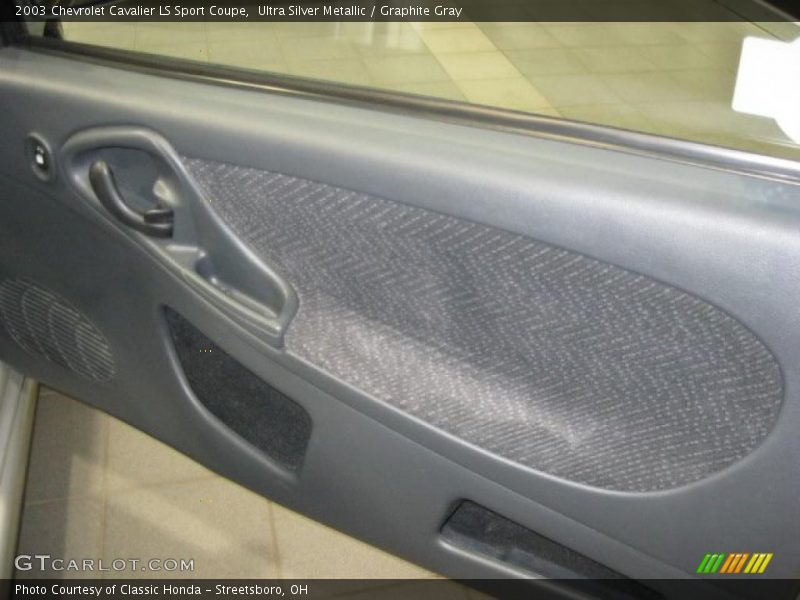Ultra Silver Metallic / Graphite Gray 2003 Chevrolet Cavalier LS Sport Coupe