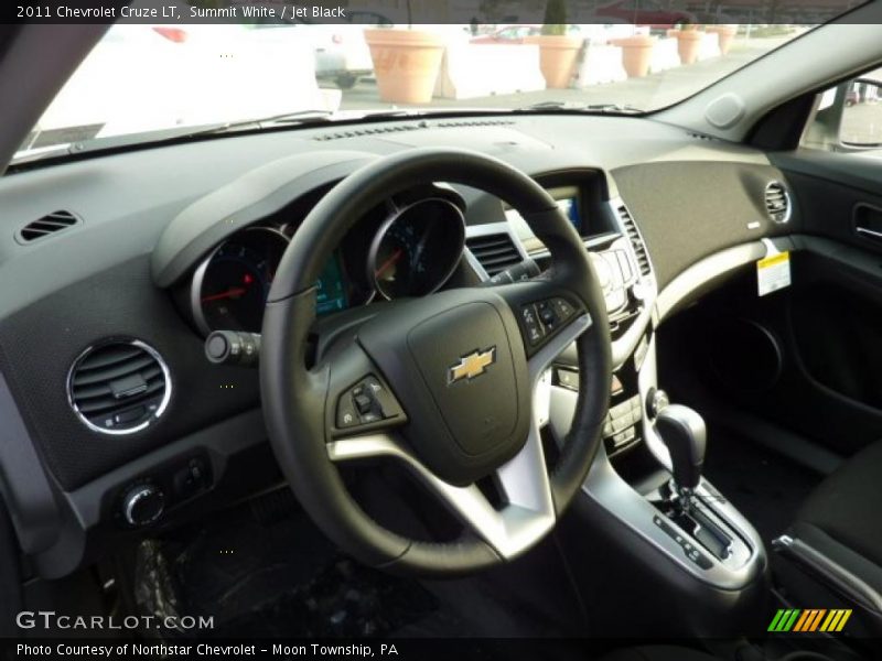 Summit White / Jet Black 2011 Chevrolet Cruze LT
