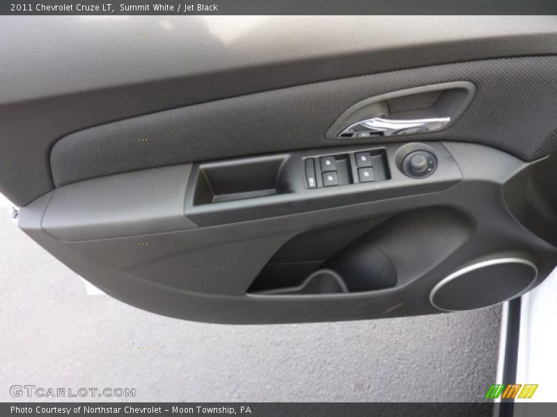 Summit White / Jet Black 2011 Chevrolet Cruze LT