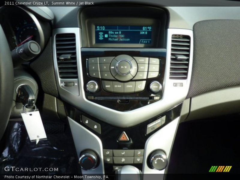 Summit White / Jet Black 2011 Chevrolet Cruze LT