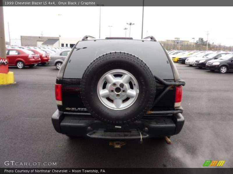 Onyx Black / Graphite 1999 Chevrolet Blazer LS 4x4