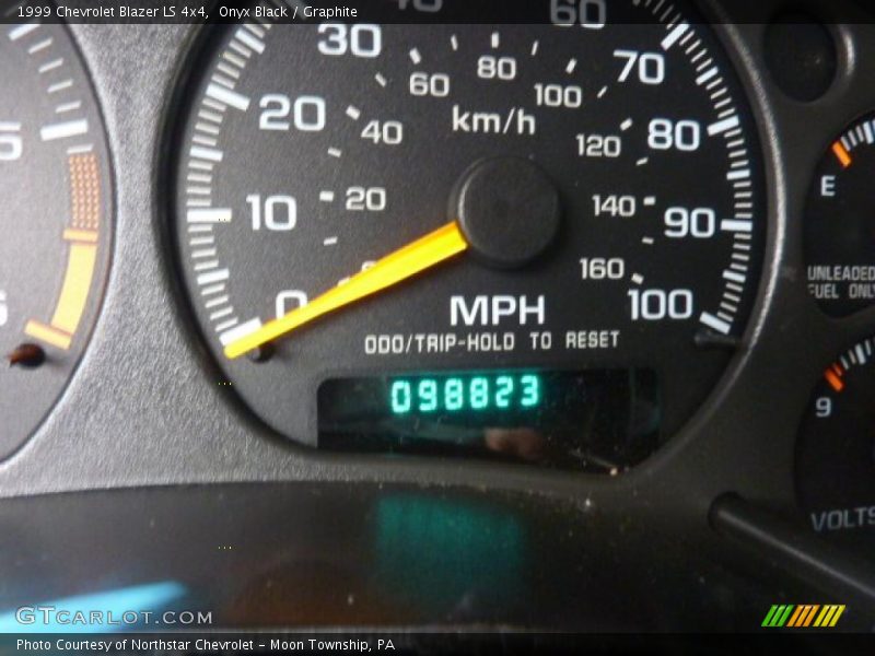 Onyx Black / Graphite 1999 Chevrolet Blazer LS 4x4