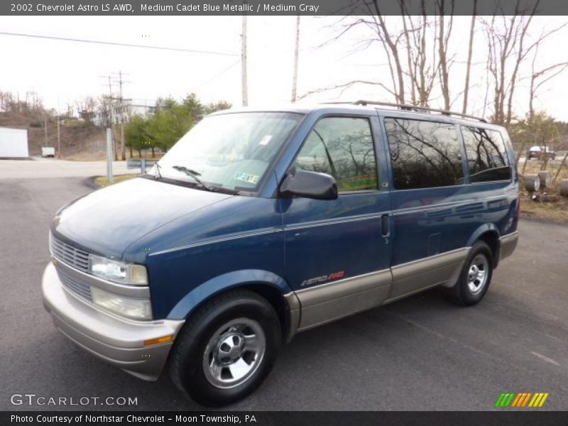 Front 3/4 View of 2002 Astro LS AWD