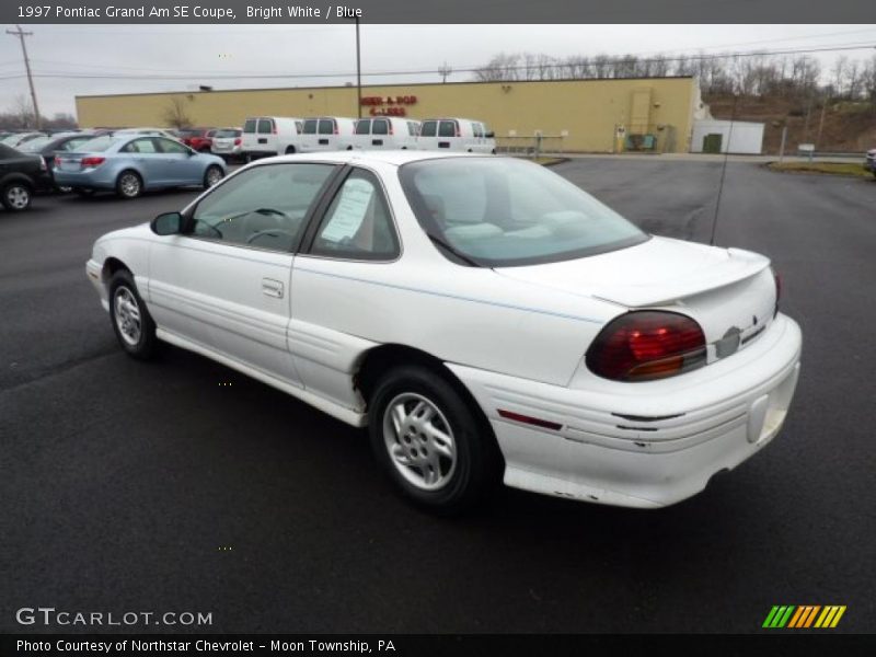 Bright White / Blue 1997 Pontiac Grand Am SE Coupe