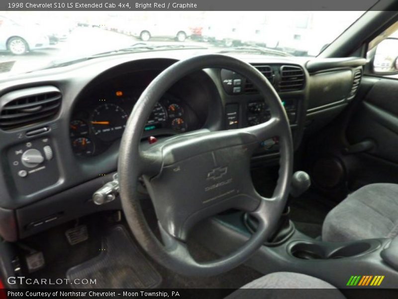 Bright Red / Graphite 1998 Chevrolet S10 LS Extended Cab 4x4