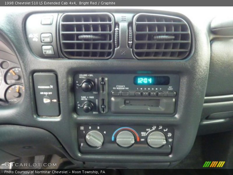 Bright Red / Graphite 1998 Chevrolet S10 LS Extended Cab 4x4