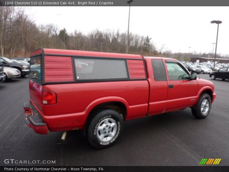 Bright Red / Graphite 1998 Chevrolet S10 LS Extended Cab 4x4