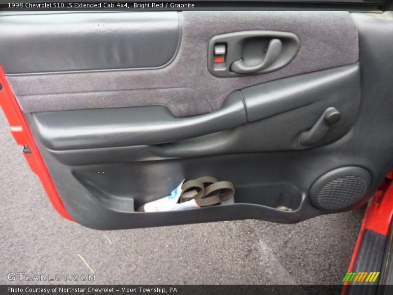Bright Red / Graphite 1998 Chevrolet S10 LS Extended Cab 4x4