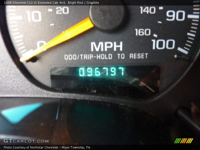 Bright Red / Graphite 1998 Chevrolet S10 LS Extended Cab 4x4