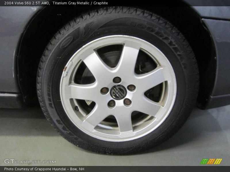 Titanium Gray Metallic / Graphite 2004 Volvo S60 2.5T AWD