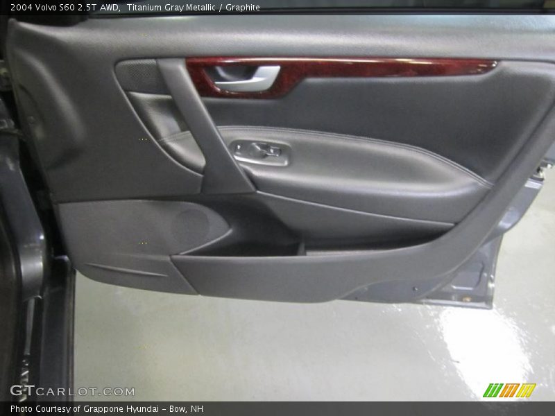 Titanium Gray Metallic / Graphite 2004 Volvo S60 2.5T AWD