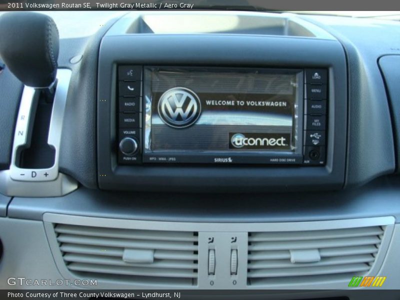 Twilight Gray Metallic / Aero Gray 2011 Volkswagen Routan SE
