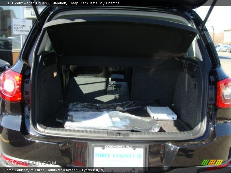 Deep Black Metallic / Charcoal 2011 Volkswagen Tiguan SE 4Motion