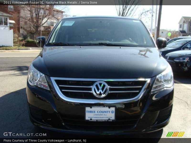 Nocturne Black Metallic / Sierra Stone 2011 Volkswagen Routan SE