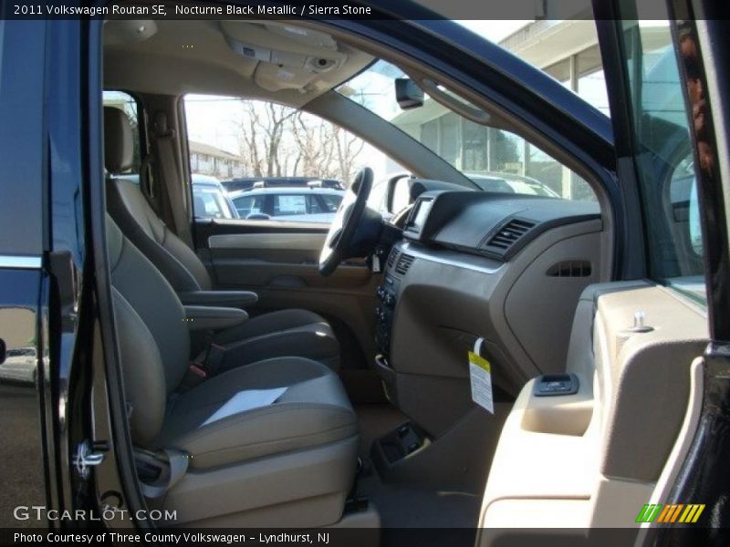 Nocturne Black Metallic / Sierra Stone 2011 Volkswagen Routan SE