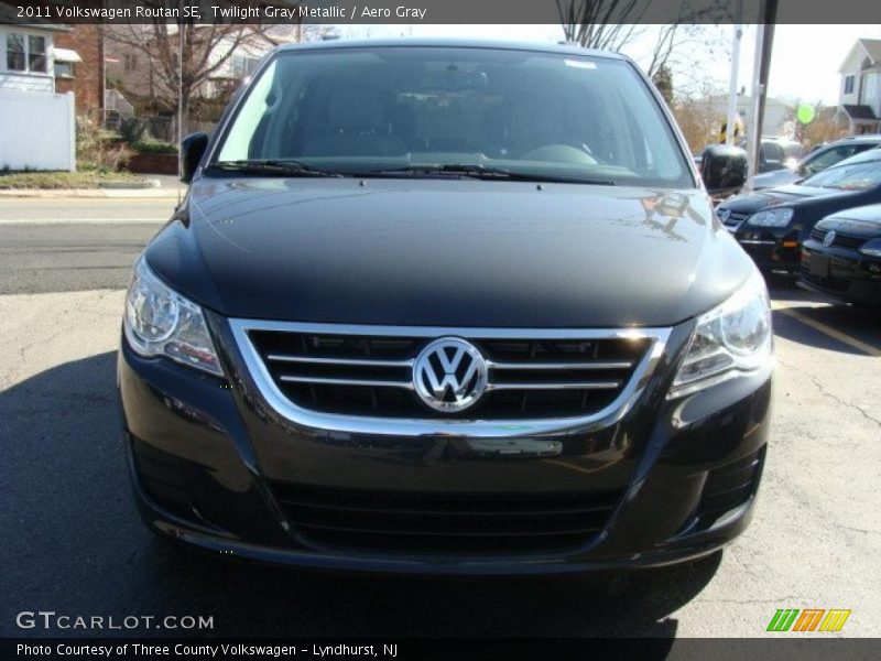 Twilight Gray Metallic / Aero Gray 2011 Volkswagen Routan SE