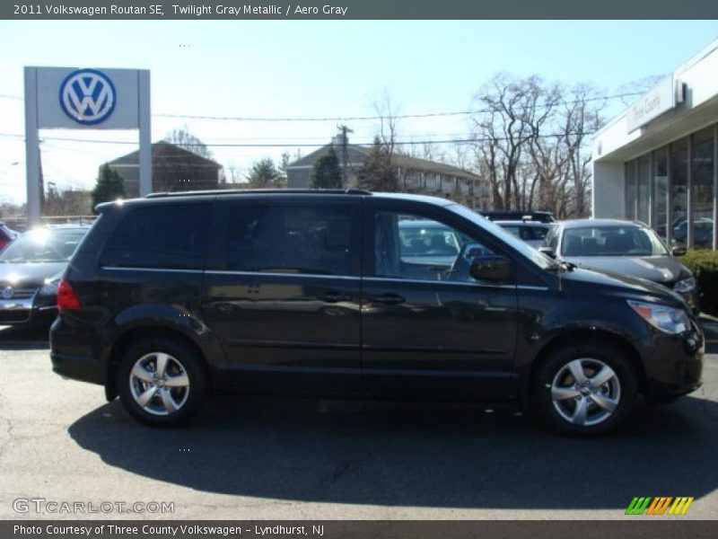 Twilight Gray Metallic / Aero Gray 2011 Volkswagen Routan SE