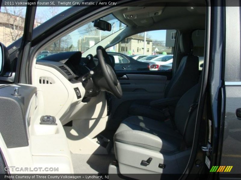 Twilight Gray Metallic / Aero Gray 2011 Volkswagen Routan SE