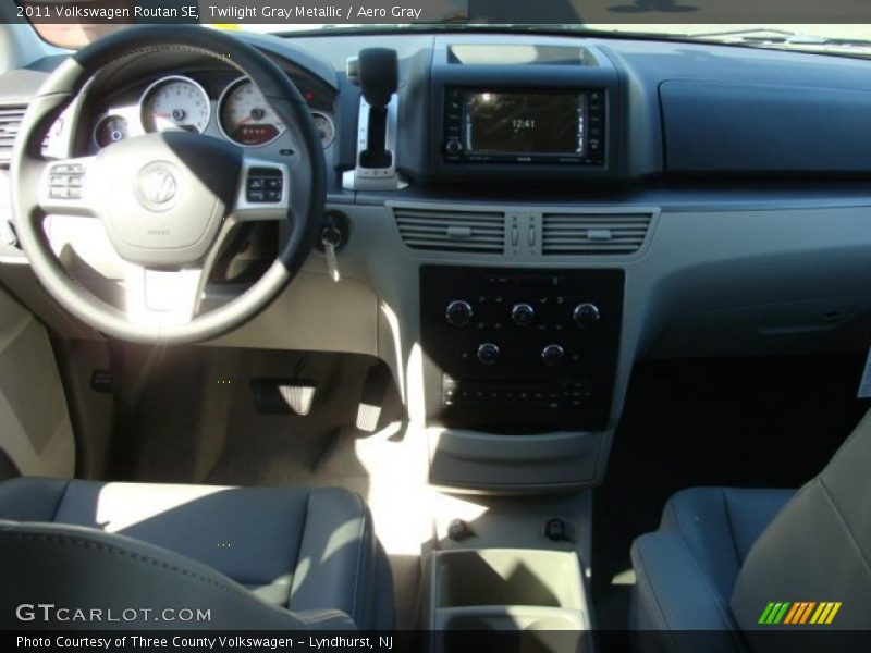 Twilight Gray Metallic / Aero Gray 2011 Volkswagen Routan SE