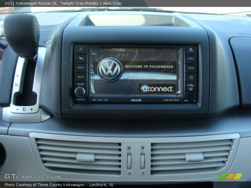 Twilight Gray Metallic / Aero Gray 2011 Volkswagen Routan SE
