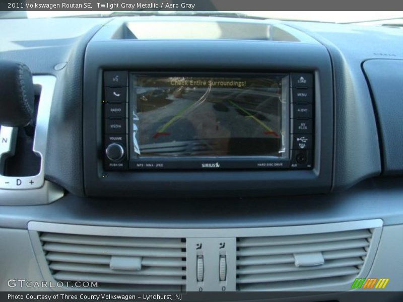 Twilight Gray Metallic / Aero Gray 2011 Volkswagen Routan SE