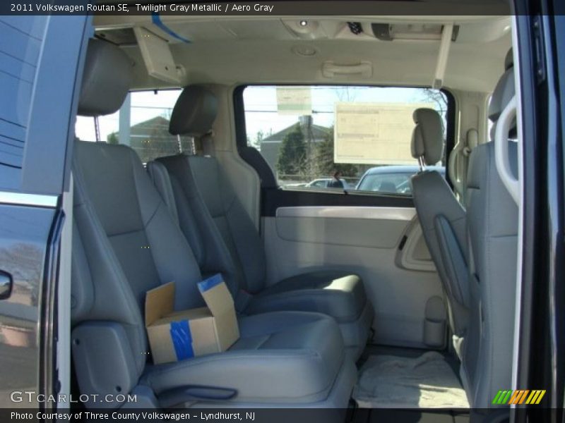 Twilight Gray Metallic / Aero Gray 2011 Volkswagen Routan SE
