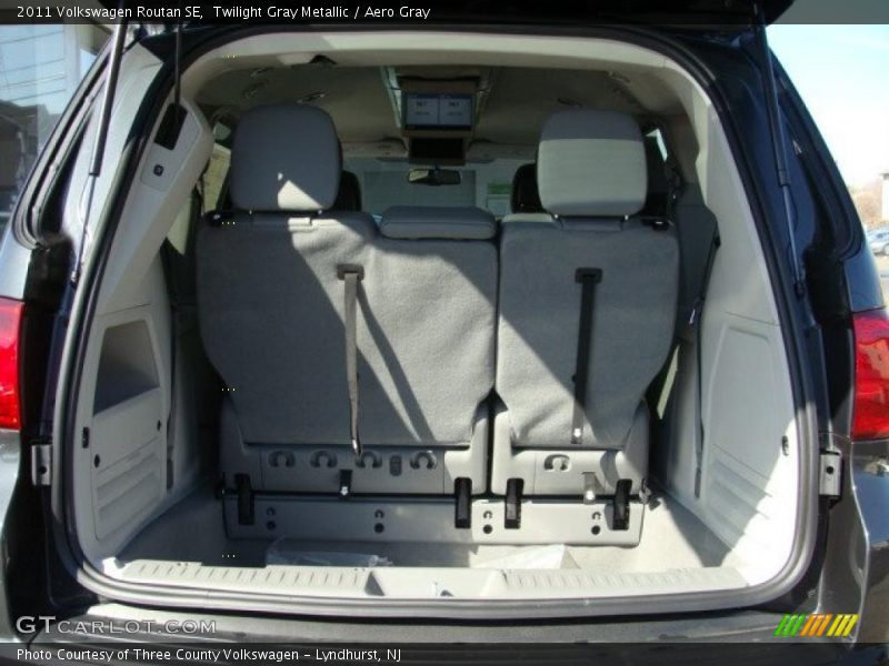 Twilight Gray Metallic / Aero Gray 2011 Volkswagen Routan SE