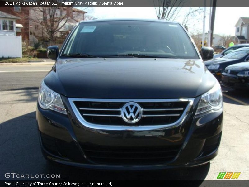 Twilight Gray Metallic / Sierra Stone 2011 Volkswagen Routan SE