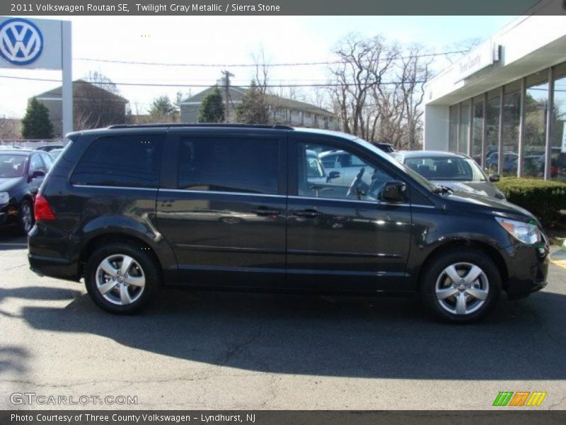Twilight Gray Metallic / Sierra Stone 2011 Volkswagen Routan SE